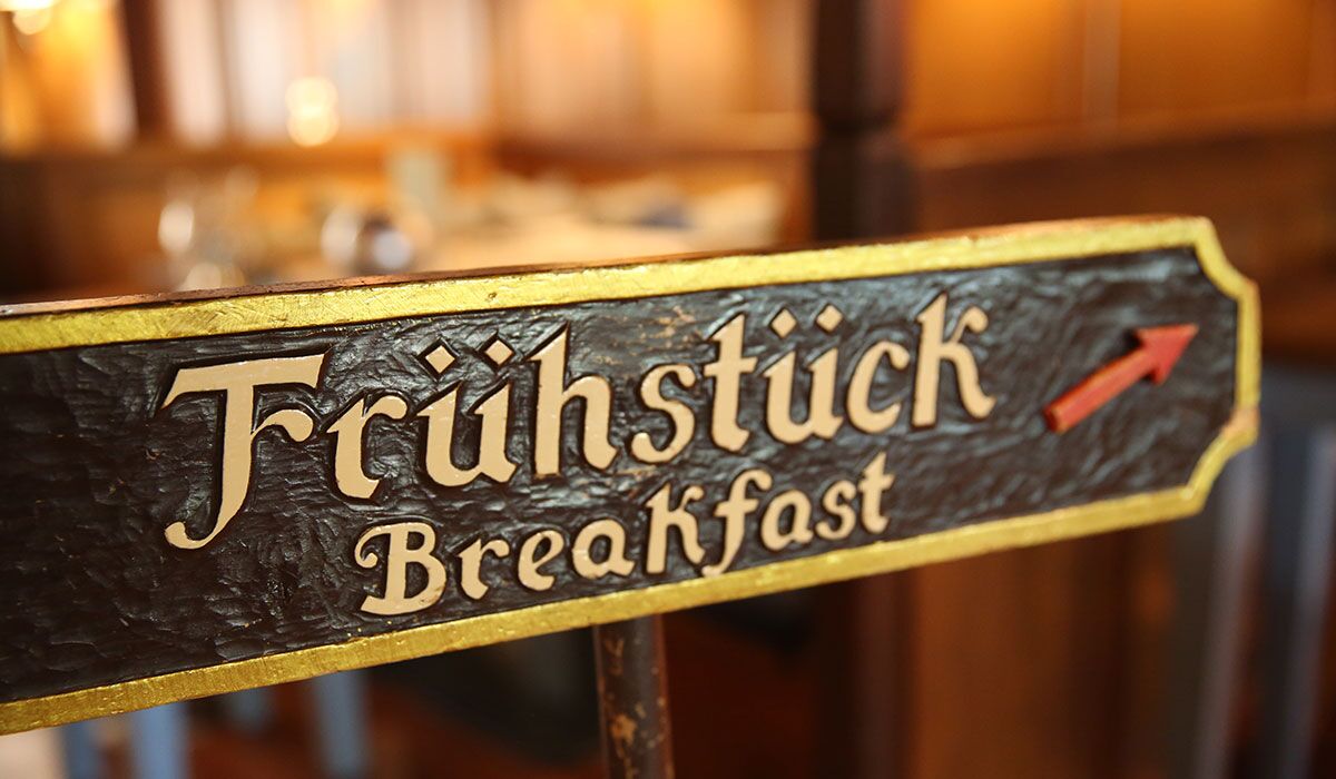 Frühstück im Parkhotel Adler